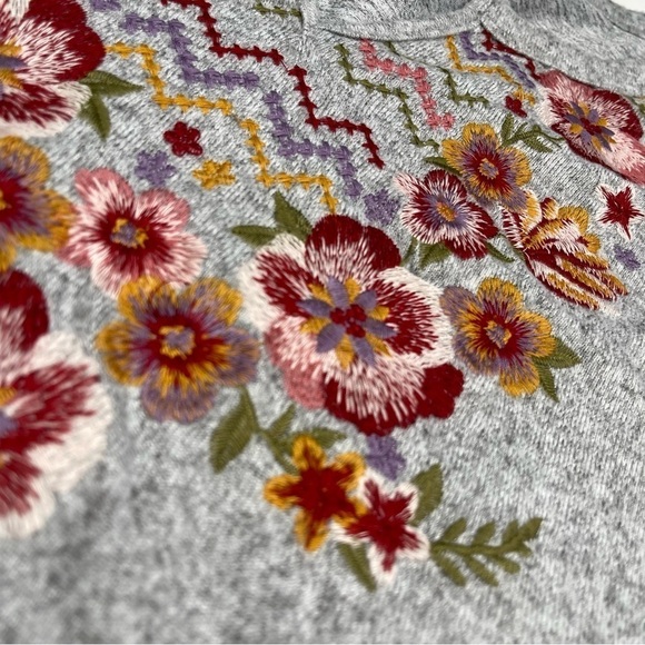 Savanna Jane Sweatshirt Top Long Sleeve Grey Embroidered Floral Western Boho 3X - Picture 6 of 13